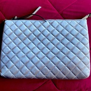 Large pouch bag. Metallic nude/rose gold
